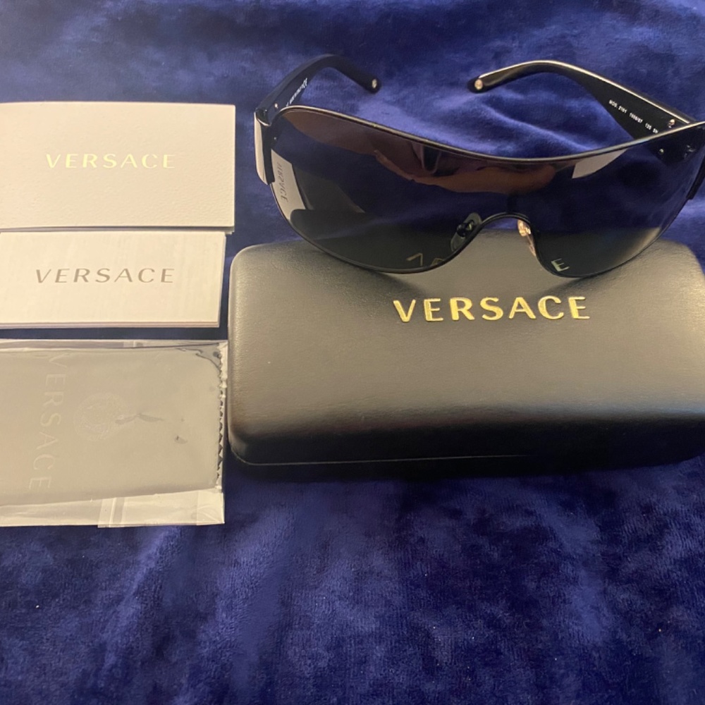 Authentic Versace Sunglasses - image 4